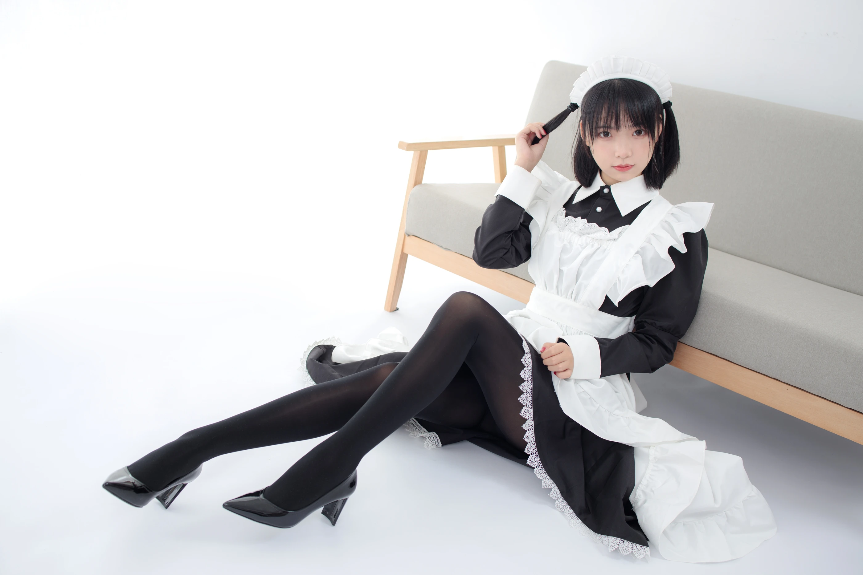 森萝财团 JKFUN-029 卉女仆 踩物 80D黑丝 [67P 1V]插图4